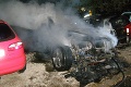 Podpaľač vyčíňal: V Piešťanoch v noci horeli tri autá!