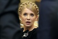 Uniklo video, ako sa Tymošenková vášnivo bozkáva s advokátom