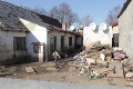 Malackým Rómom búrali čiernu stavbu: Zasahovala polícia!