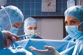 Unikátna transplantácia: Muži dostali od darcu tri končatiny aj tvár