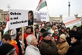 Tisíce ľudí v uliciach: Maďari masovo pochodovali za Orbána
