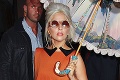Lady Gaga s frajerom: Luxusnú vilu vymenili za plážovú chajdu