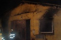 Požiar v Trnave: Zrútila sa strecha skladu, zhorelo aj auto!
