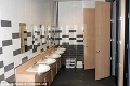 Pobúrení rodičia: Škola zriadila pre študentov spoločné toalety!