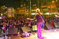 Spomínali aj Slováci: Koncert pre Havla zaplnil námestie v Bratislave