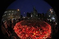 Štyri dni po smrti Havla († 75): V Prahe stále horia tisíce sviečok