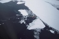 Dráma pri Antarktíde: Ruská loď narazila do ľadovca a naberá vodu!
