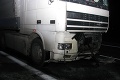 Búračka renaultu s autobusom, pri Žiline zahynul vodič († 39)