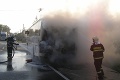 Na Novom moste v Bratislave horel autobus MHD: Hrozil výbuch