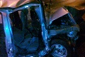 Nissan narazil do stĺpa, spolujazdec († 49) zo sedadla smrti zomrel!