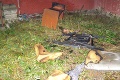 Trnava: Hasiči z bytu cez okno vyhadzovali zhorený nábytok