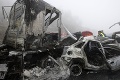 Strašná reťazová havária v Nemecku: Pre hmlu sa zrazilo až 52 áut!