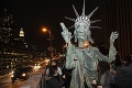 Demonštrácie v USA sa dramatizujú: V New Yorku zatkli 200 ľudí