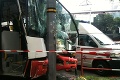 Autobus MHD nabúral v Bratislave do stĺpa, ratovali 12 zranených!