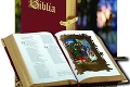 Spevák v Poľsku na koncerte roztrhal bibliu, podľa súdu je nevinný