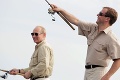 Takto si užívajú ruskí chlapci: Putin a Medvedev spoločne rybárčili
