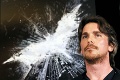 Batman Christian Bale maká pred kamerou i mimo nej