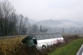 Dnes už tretia nehoda pri Prešove: Prevrátil sa autobus, 5 ľudí sa zranilo