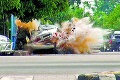 Thajský pyrotechnik zneškodňoval bombu, vybuchla hneď vedľa neho!