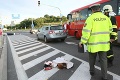 Bratislava: Po tragickej zrážke s dvomi autami zahynul motorkár († 25)