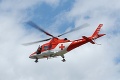 Zrazenú chodkyňu pri Bratislave museli previezť vrtuľníkom