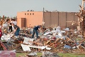 Ohromné zábery: Tornádo ničilo autá, budovy aj ľudské životy