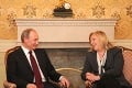 Putin na Slovensku: Stretol sa s Gašparovičom a s Radičovou
