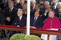 Spachtoš Silvio: Berlusconi zaspal na blahorečení Jána Pavla II.