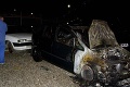 Rušná noc na Záhorí: V autobazári museli hasiť dva fordy