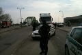 Kamión s prekurzorom z Maďarska čakali desiatky kukláčov