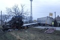 Tragická nehoda: Traja mŕtvi po zrážke kamióna a dodávky