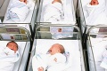 Kuriózny pôrod dvojičiek: Dievča sa narodilo v roku 2010, chlapec v roku 2011