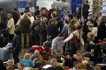 Stratili nervy: Doriadili pasažieri zamestnancov letiska?