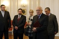 Česká vláda po škandáloch: Prežila hlasovanie o dôvere