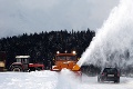 Sneh a ľad komplikujú dopravu: Nepremávajú už aj niektoré vlaky!