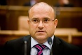 Minister Mihál bojuje proti zneužívaniu nemocenských dávok