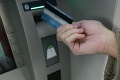 Zlodeji vykradli bankomat za niekoľko minút, škoda je 57-tisíc eur