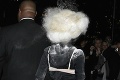 VIDEO - Neposlušné šaty Lady Gaga: Ukázala bradavku!
