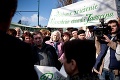 Desiatky ľudí protestovali proti vojenskému obvodu Javorina