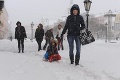 VIDEO: V Košiciach odstraňujú sneh, druhý kalamitný stupeň trvá