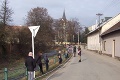 Deti z Hornej Súče pokorili rekord: Uplietli maxireťaz dlhú 2 530 metrov!