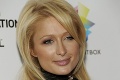 Mama bonzuje na Paris Hilton: Chcela si nechať zväčšiť poprsie!