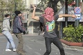 Grécko: Demonštranti vystrašili nakupujúcich aj rodičov