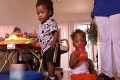 VIDEO - Dvojičky Justin a Jordan majú dvoch otcov!