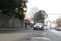 Tankodrom v Bratislave: Prezident má na ceste do práce 213 výtlkov!