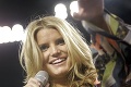 VIDEO - Pribratá Jessica Simpson: Sexi alebo tučibomba?