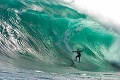 VIDEO - Surfing: Extrémne vlny? Bez problémov!
