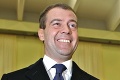 Medvedev získal podľa oficiálnych výsledkov tesne nad 70 %