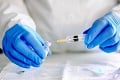 Európska komisia zabezpečila 300 miliónov dávok vakcíny proti COVID-19 pre členské štáty