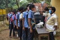 India hlási rekordný nárast infikovaných: Uzatvárajú najľudnatejší štát s 230 miliónmi obyvateľmi
